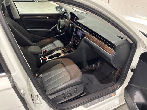Used 2020 Volkswagen Passat 2.0T SEL image 47