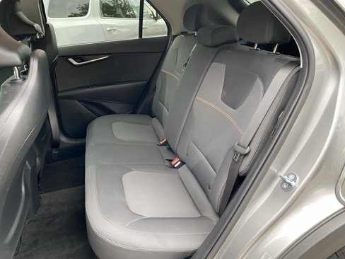 Used 2023 Kia Niro LX image 31