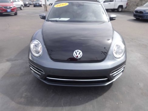 Used 2017 Volkswagen Beetle 1.8T Classic image 2