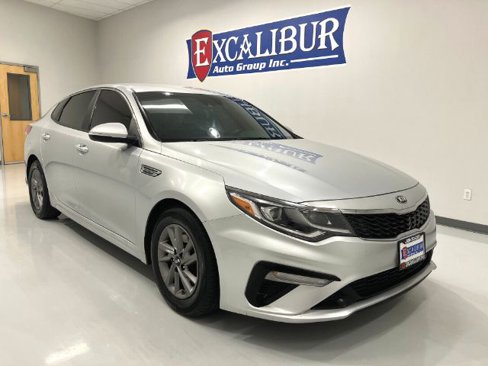 Used 2019 Kia Optima LX image 3