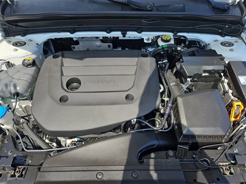 Used 2023 Volvo XC40 B5 Plus w/ Driver Assist Package image 37