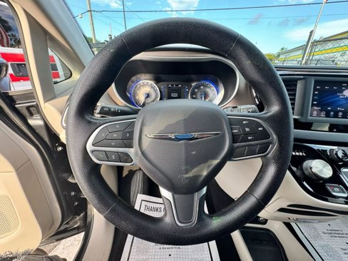 Used 2020 Chrysler Voyager Lxi image 22