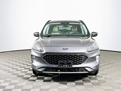 Used 2021 Ford Escape Titanium image 2