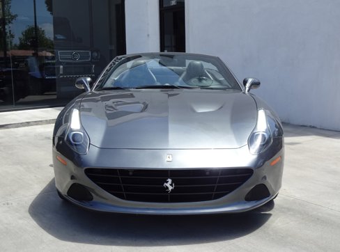 Used 2015 Ferrari California T image 2