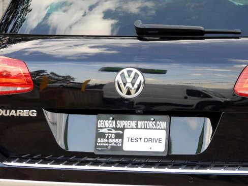Used 2016 Volkswagen Touareg Sport image 6