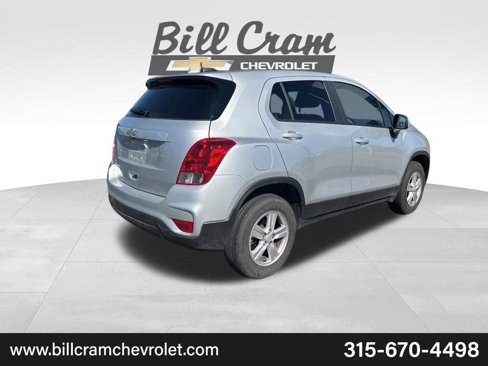 Used 2022 Chevrolet Trax LS w/ Tint and Cruise Package image 3