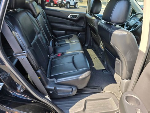 Used 2017 Nissan Pathfinder SL image 12