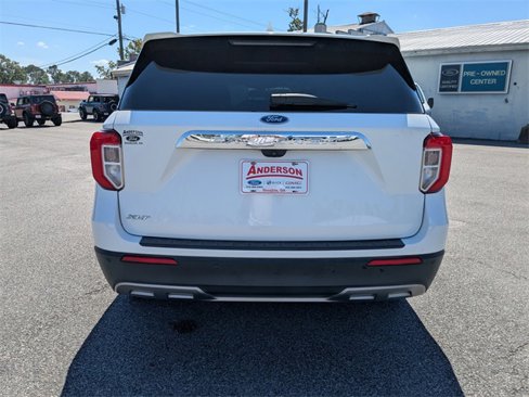 Used 2022 Ford Explorer XLT w/ Equipment Group 202A image 5