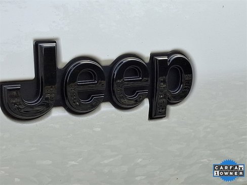Used 2022 Jeep Grand Cherokee L Laredo image 29