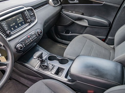 Used 2020 Kia Sorento AWD V6 image 16