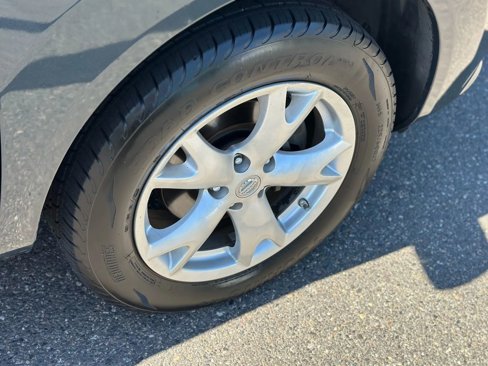 Used 2013 Nissan Rogue SV image 19
