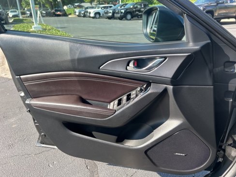 Used 2018 MAZDA MAZDA3 Grand Touring w/ Premium Equipment Package image 25