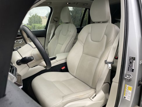 Used 2019 Volvo XC90 T5 Momentum w/ Protection Package image 7