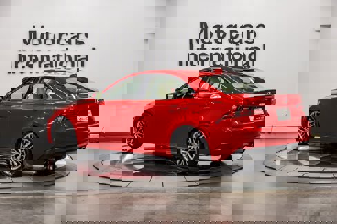 Used 2016 Lexus IS 300 AWD image 4
