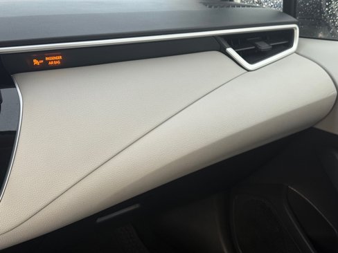 Used 2021 Toyota Corolla L image 19