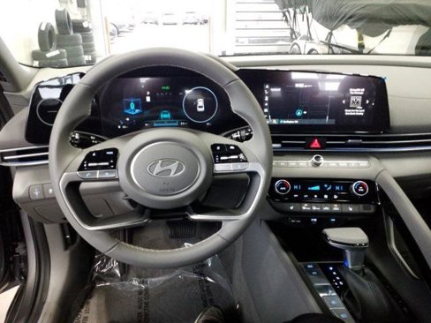 New 2025 Hyundai Elantra SEL w/ Cargo Package image 4