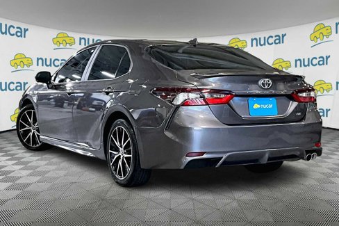 Used 2023 Toyota Camry SE image 4