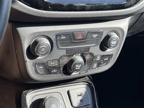 Used 2019 Jeep Compass Limited image 18
