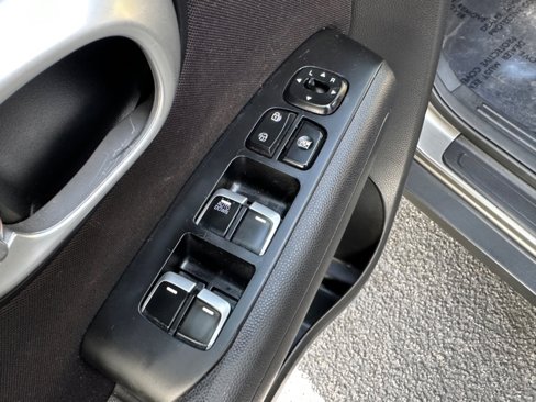 Used 2019 Kia Soul image 25