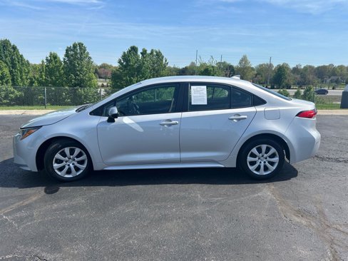 Used 2023 Toyota Corolla LE image 5
