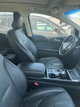 Used 2019 Ford Edge Titanium w/ Equipment Group 301A image 5