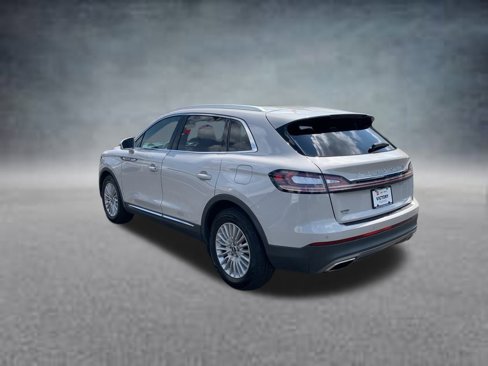 Used 2019 Lincoln Nautilus Premier image 6