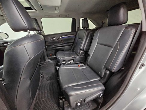 Used 2016 Toyota Highlander Limited image 26