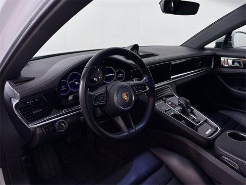 Certified 2021 Porsche Panamera image 4