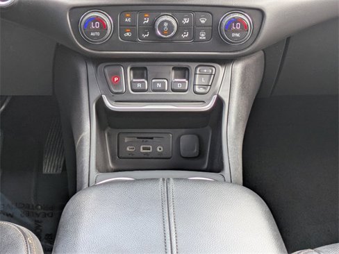 Used 2020 GMC Terrain SLT image 19