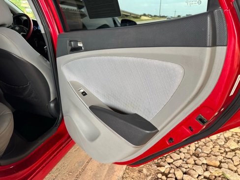 Used 2013 Hyundai Accent SE image 20