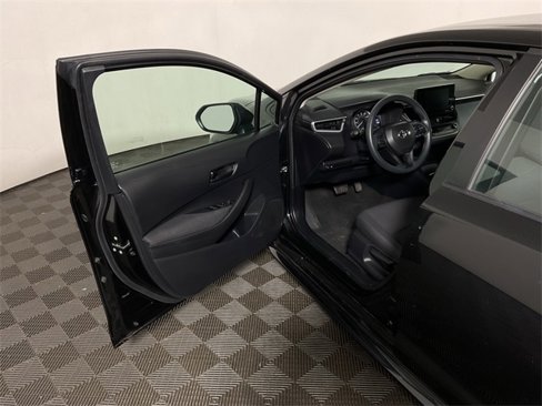 Used 2022 Toyota Corolla LE image 16