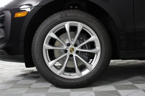 New 2026 Porsche Macan image 17