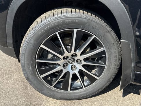 Used 2017 Toyota Highlander SE image 34