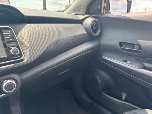 Used 2021 Nissan Kicks S image 24