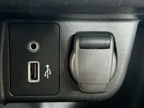 Used 2022 Nissan Versa SV image 25