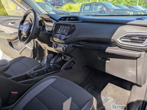 Used 2021 Chevrolet TrailBlazer LT image 24