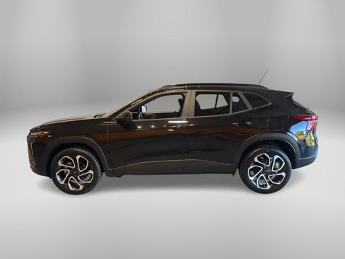 Used 2024 Chevrolet Trax RS image 2