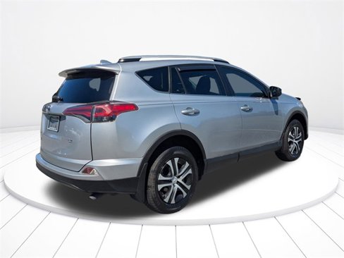 Used 2016 Toyota RAV4 LE image 3