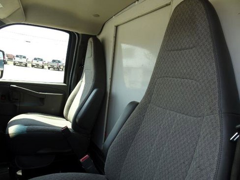 Used 2017 Chevrolet Express 3500 image 22