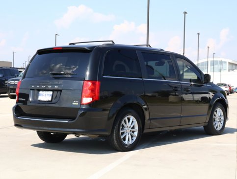 Used 2019 Dodge Grand Caravan SXT image 4