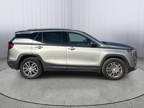 Used 2024 GMC Terrain SLT image 6