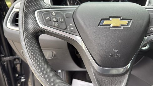 Used 2022 Chevrolet Equinox LS w/ LS Convenience Package image 17
