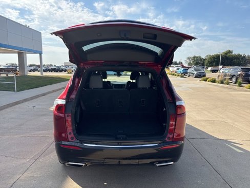 Used 2024 Buick Enclave Premium image 11