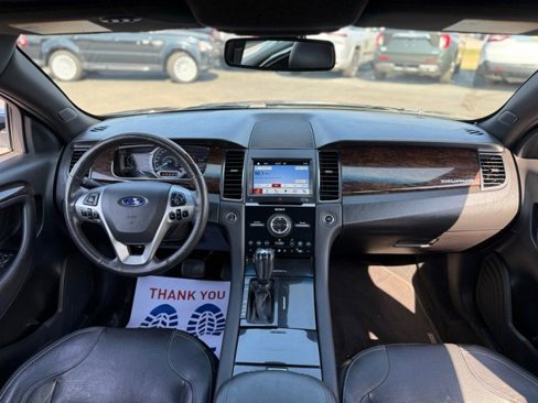 Used 2017 Ford Taurus Limited image 3