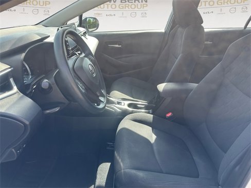 Used 2021 Toyota Corolla LE image 9