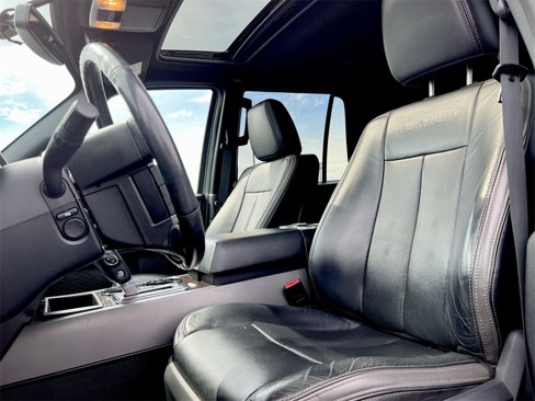 Used 2017 Ford Expedition Platinum image 17