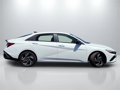New 2025 Hyundai Elantra Sport image 4