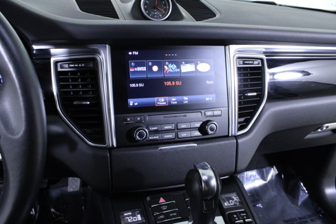Used 2017 Porsche Macan image 25