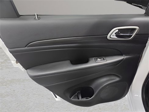 Used 2022 Jeep Grand Cherokee Laredo X image 22