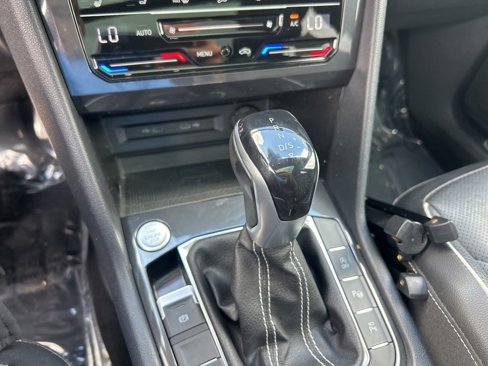 Used 2022 Volkswagen Tiguan SEL R-Line image 13